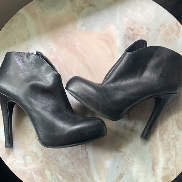 Jessica Simpson vegan leather booties - size 7 - Picture 8 of 9